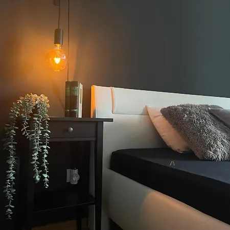 Bubble Apartment Split